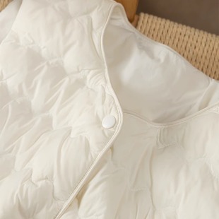 圆领90绒羽绒服马甲女春天家H5I60 轻暖不臃肿 特 价太香 反季