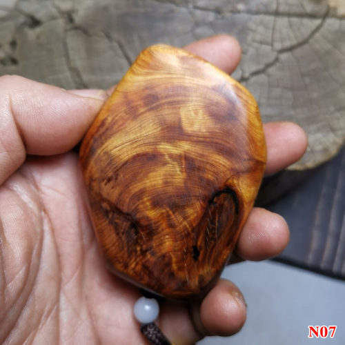 千年太行崖柏黑油陈化料手把件