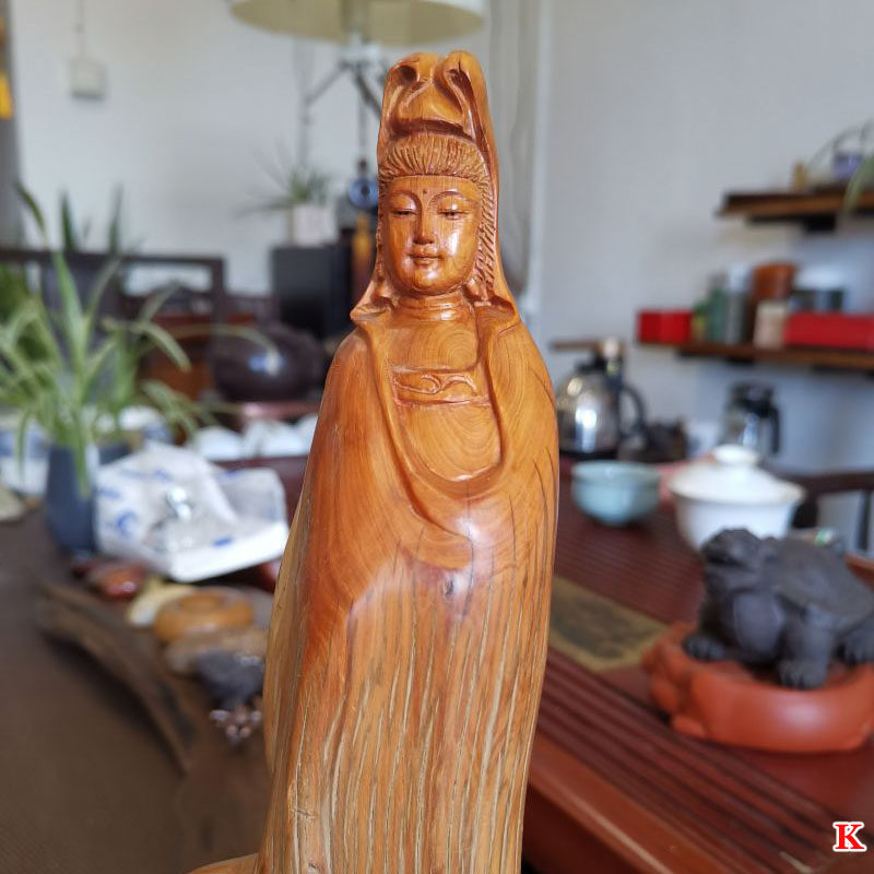 太行崖柏天然手工雕刻观音神像图片