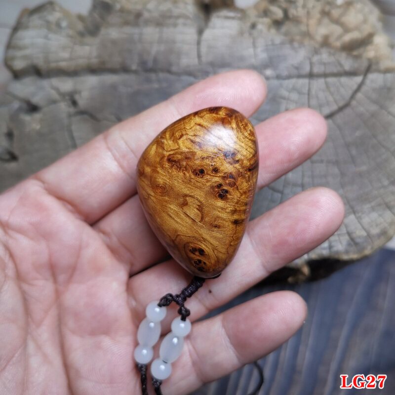 凉山陈化崖柏满瘤疤闪电女士款项链挂坠吊坠钥匙扣挂件果香原木