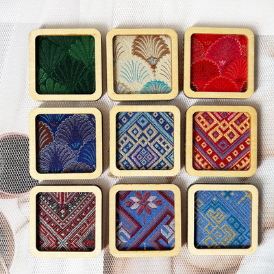 非遗壮锦织锦木框冰箱贴