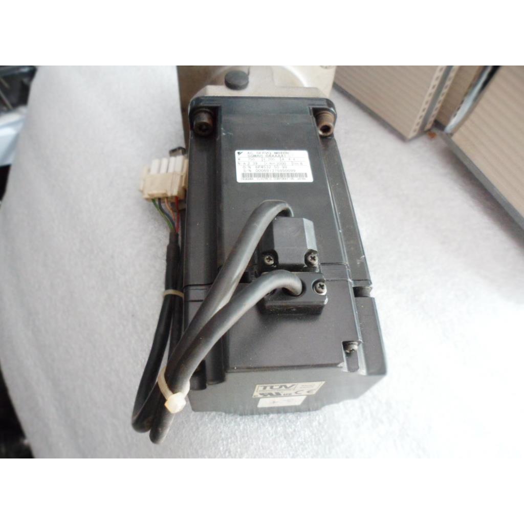 议价SGMJV-01A3E6S安川伺服电机欢迎议价当天发货测试OK包邮