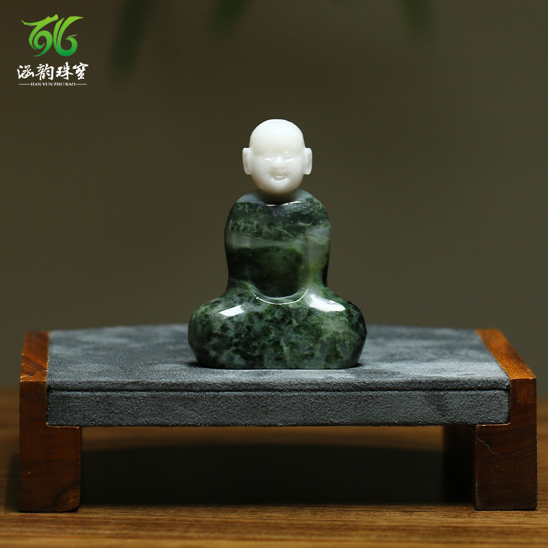 南阳独山玉沙弥手把件大师雕刻图片
