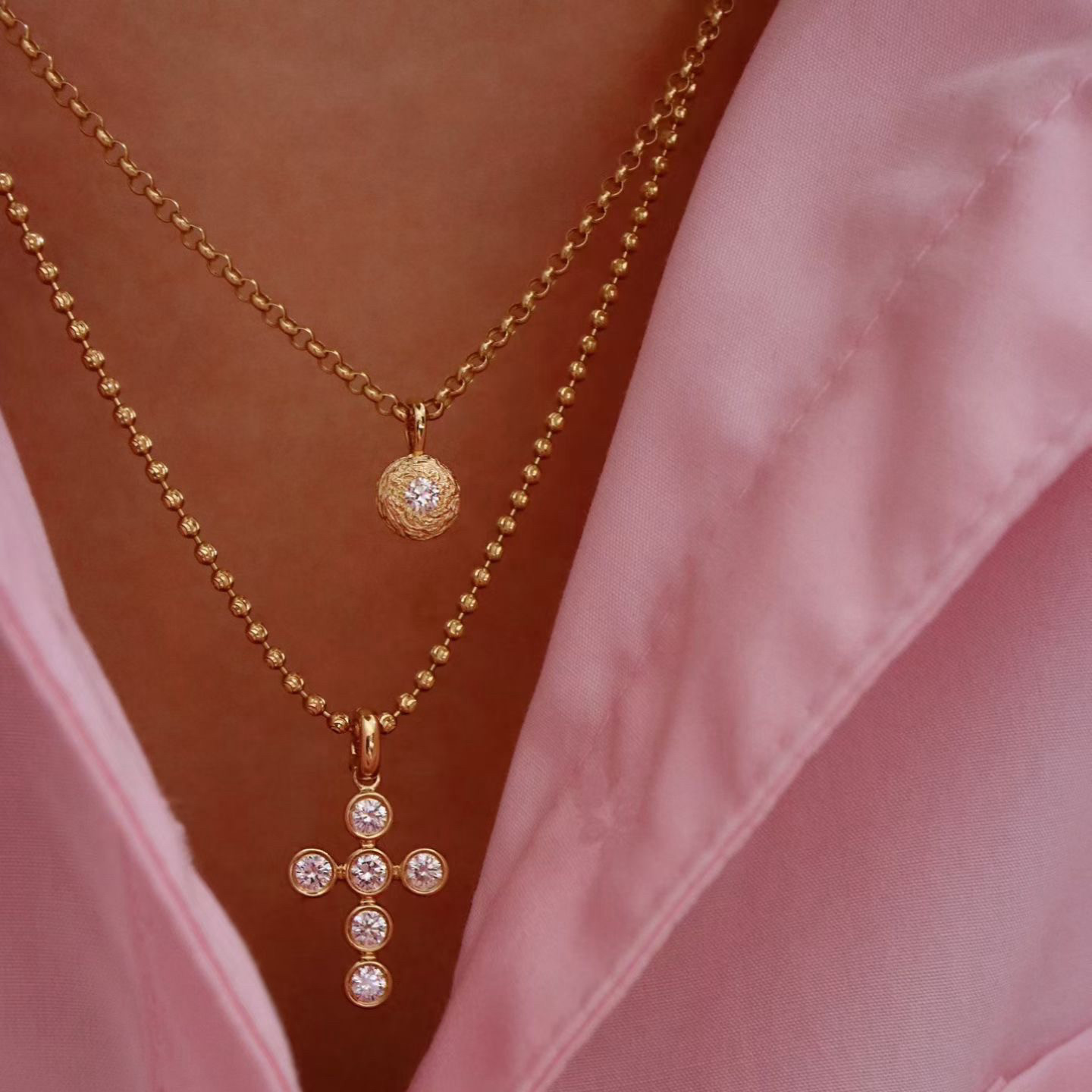 ZJ珠宝18k金镶嵌钻石十字架吊坠经典简约高贵典雅ins风万能扣链坠