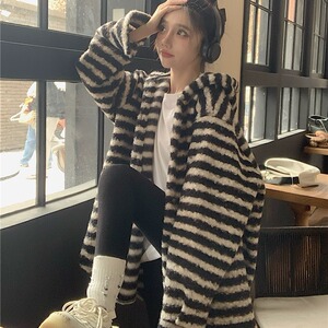 秋冬季宽松大码女装微胖妹妹MM新款中长款撞色连帽羊羔毛长袖外套