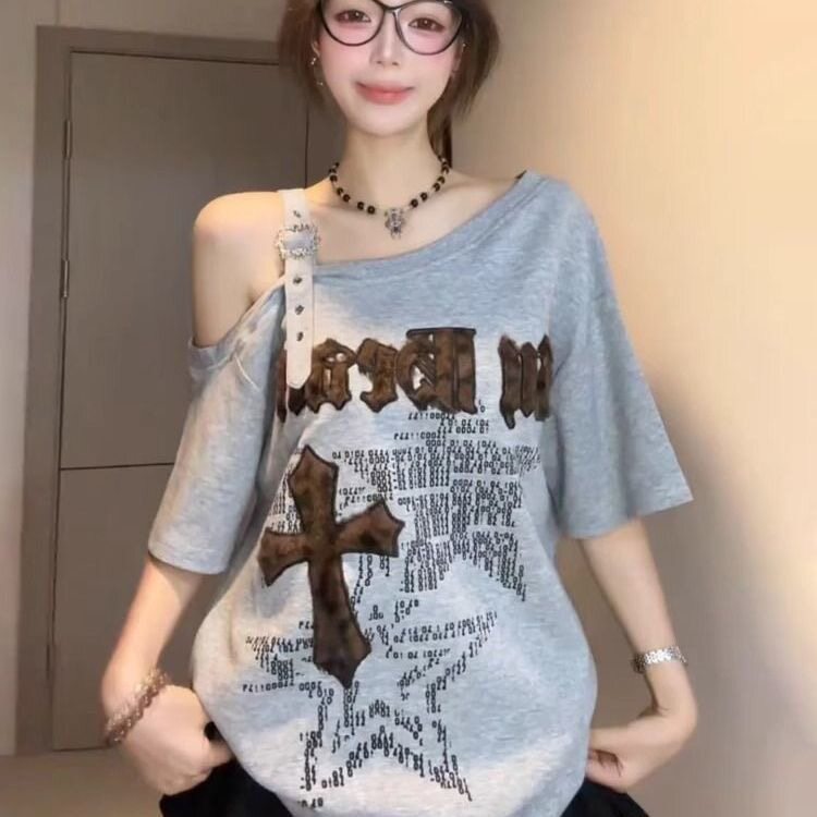 美式斜肩短袖t恤女2025夏季新款甜酷辣妹设计感小众显瘦露肩上衣