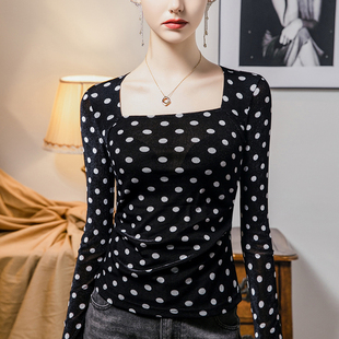 方领波点植绒印花打底衫女修身2026春季新款褶皱洋气女装上衣小衫
