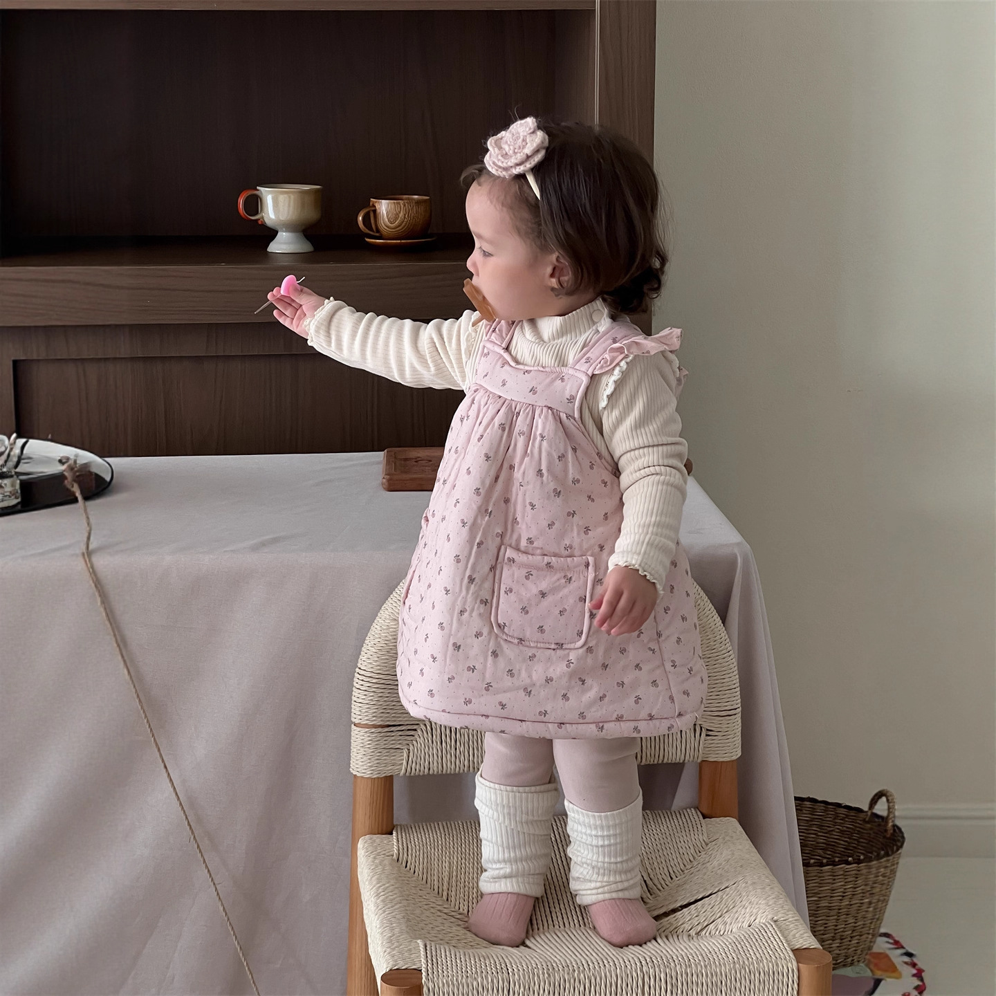 婴儿衣服女宝宝碎花背带裙套装秋冬季儿童加绒连衣裙保暖加厚裙子