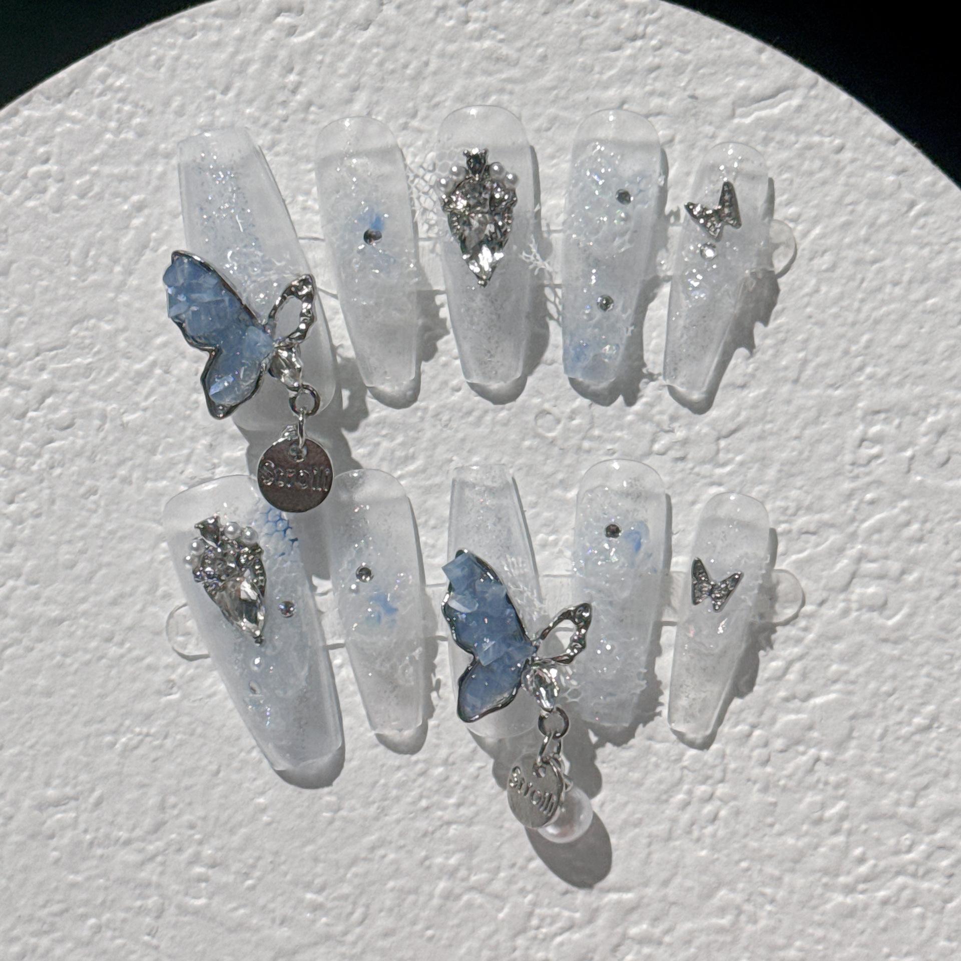 手工美甲穿戴甲冰透浅蓝色珠光碎钻立体蝴蝶高级感小众显白中长款