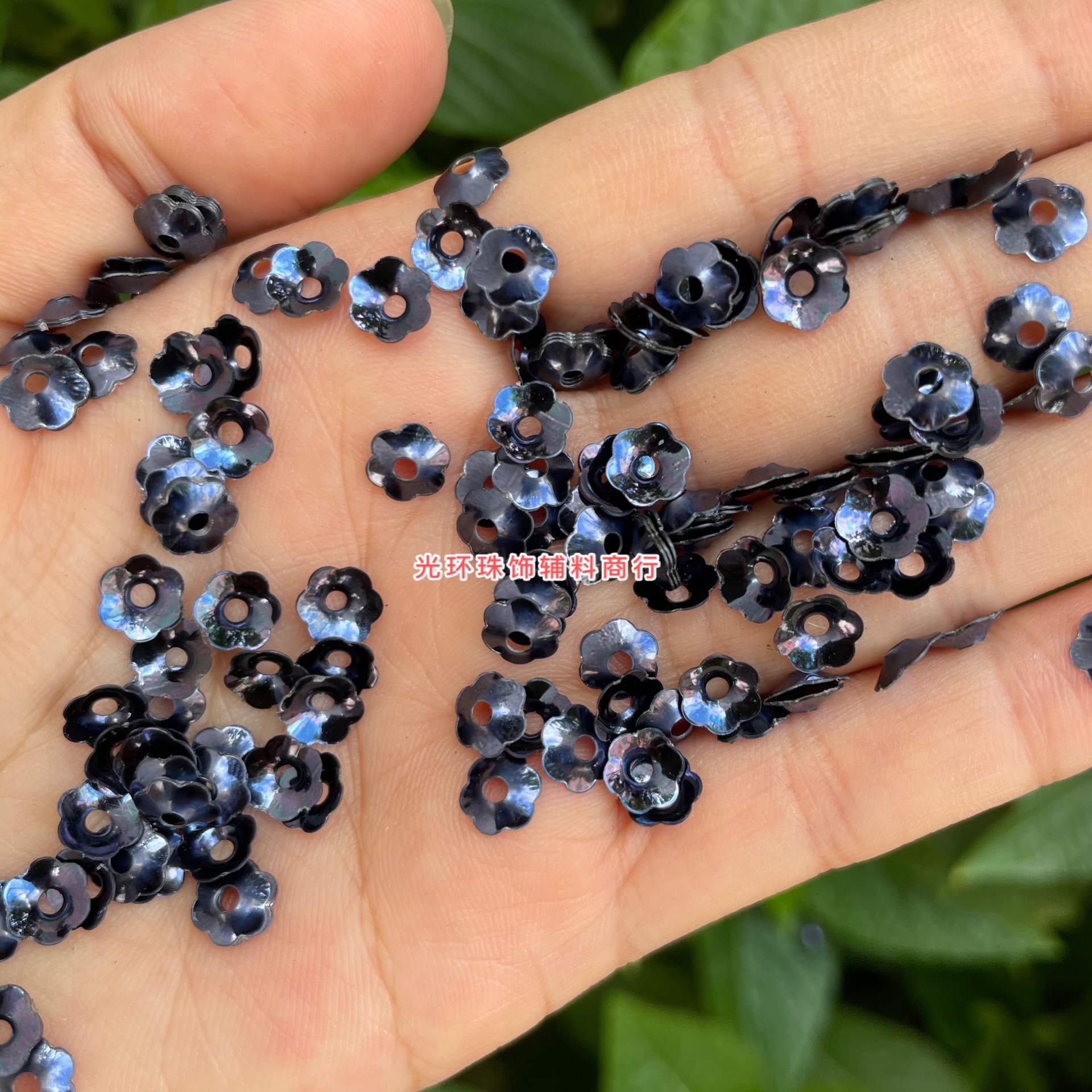 DIY材料藏青色立体花形亮片5mm-10mm墨兰色凹凸梅花珠片手工饰品,饰品/流行首饰/时尚饰品新,其他DIY饰品配件,淘宝优惠券,粉丝福利购,淘宝优惠卷