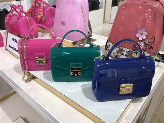Ó¢¹ú´ú¹º Furla¹û¶³°üÕÛ¿Û´å±ÈË¹ÌØBicester villagaÖ±²¥´ú¹º