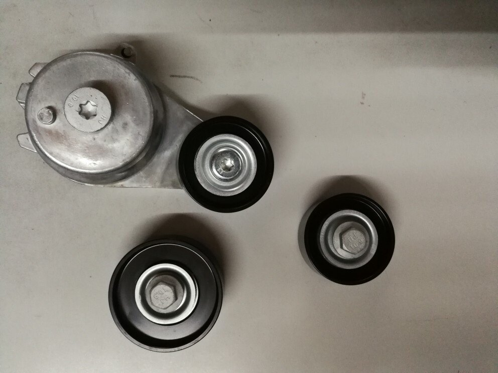 江淮瑞风商务车新状态M4自产1.9T机外皮带涨紧轮惰轮I惰轮II