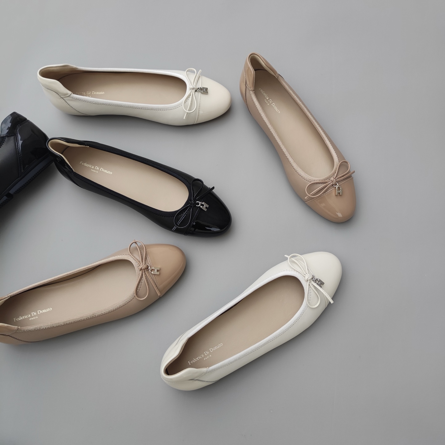 包邮百搭舒适H扣真皮平底女鞋