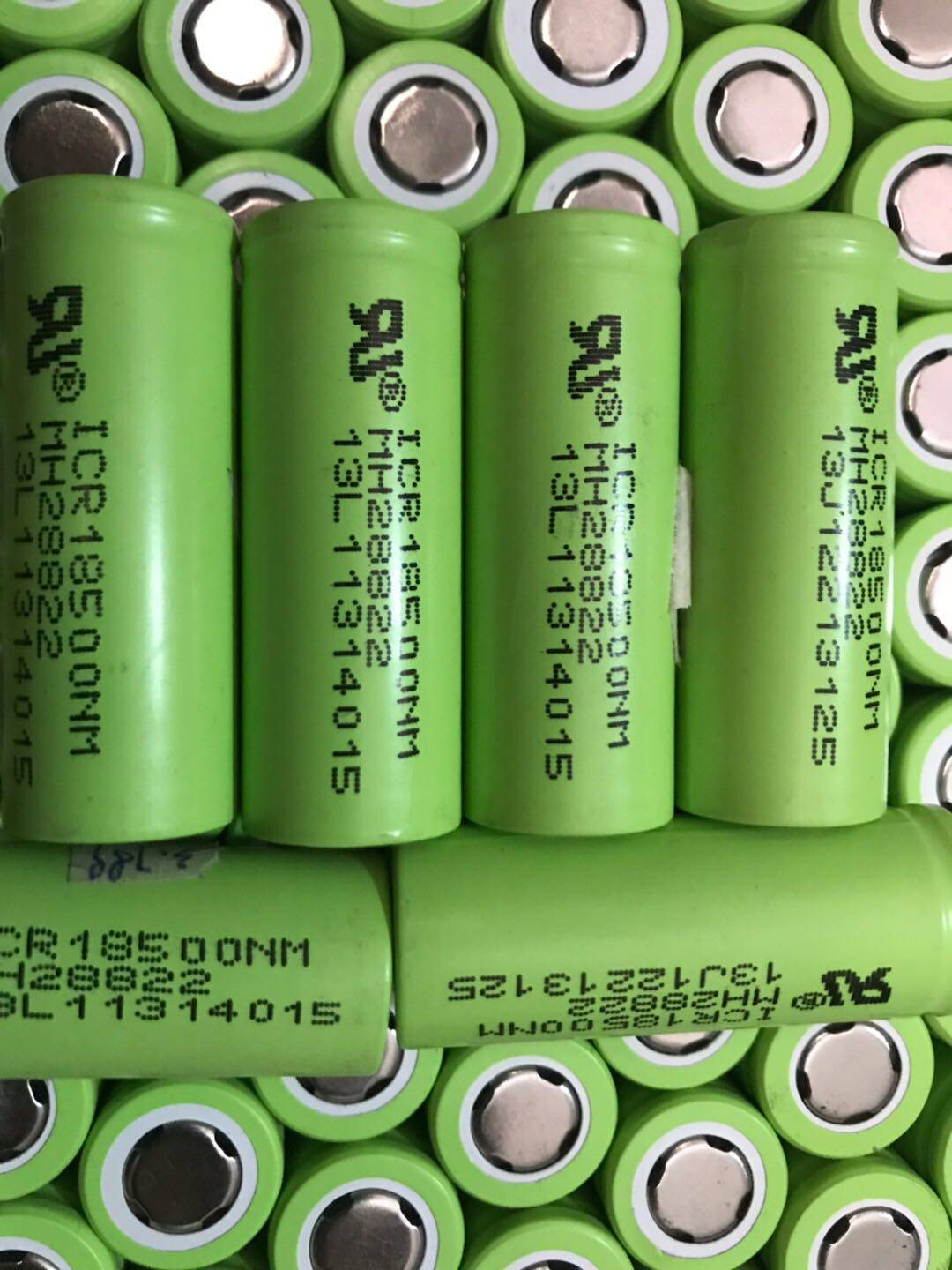 全新18350锂电池3.7V榨汁机玩具扫地机剃须刀18500 激光灯手电钻