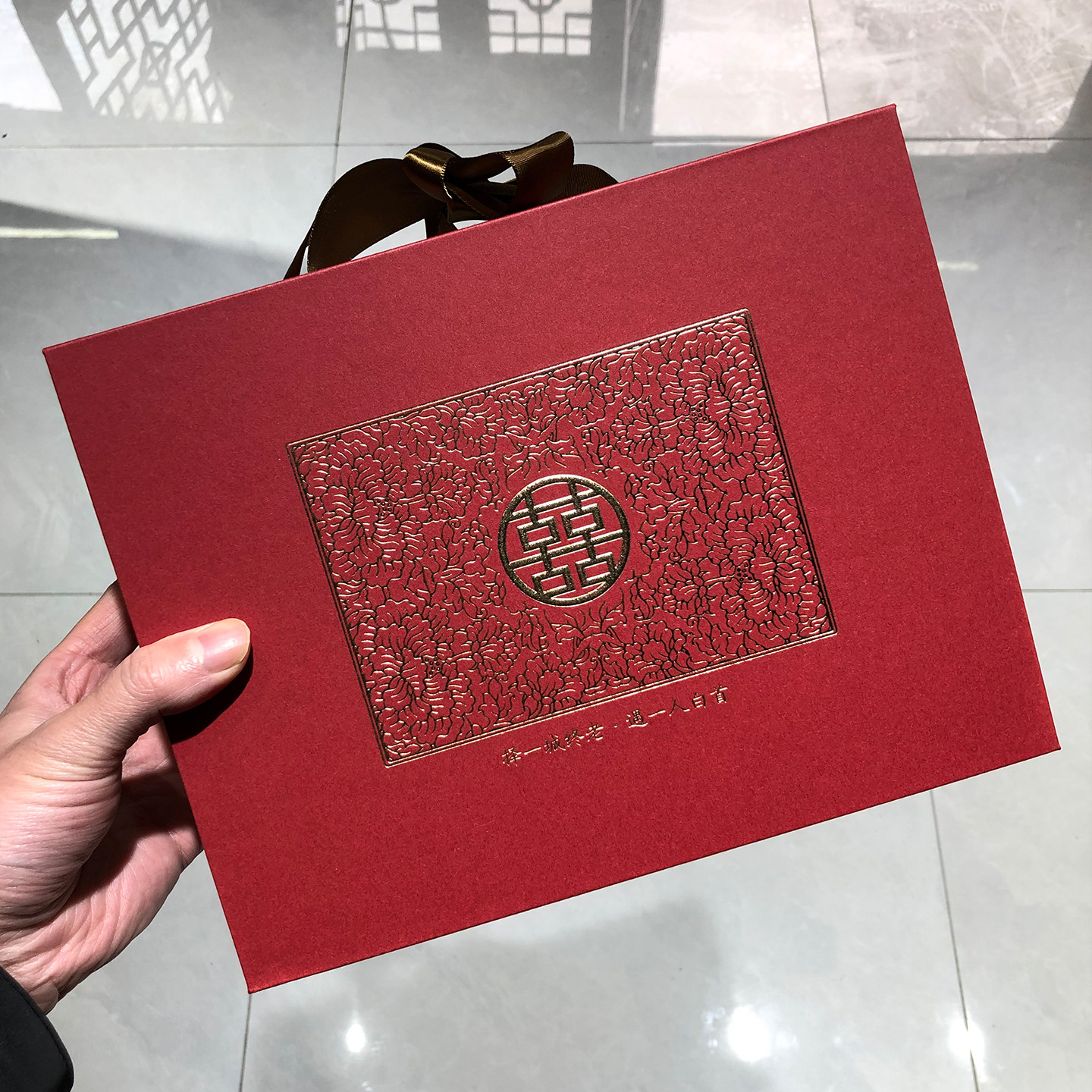 烫金高级硬纸喜糖盒结婚回礼盒伴郎伴娘伴手礼盒绸缎手提空盒免折,节庆用品/礼品,糖盒/糖盒配件,淘宝优惠券,粉丝福利购,淘宝优惠卷