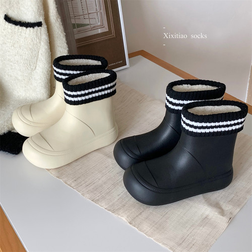 创意时尚黑白条纹加绒保暖雪地靴