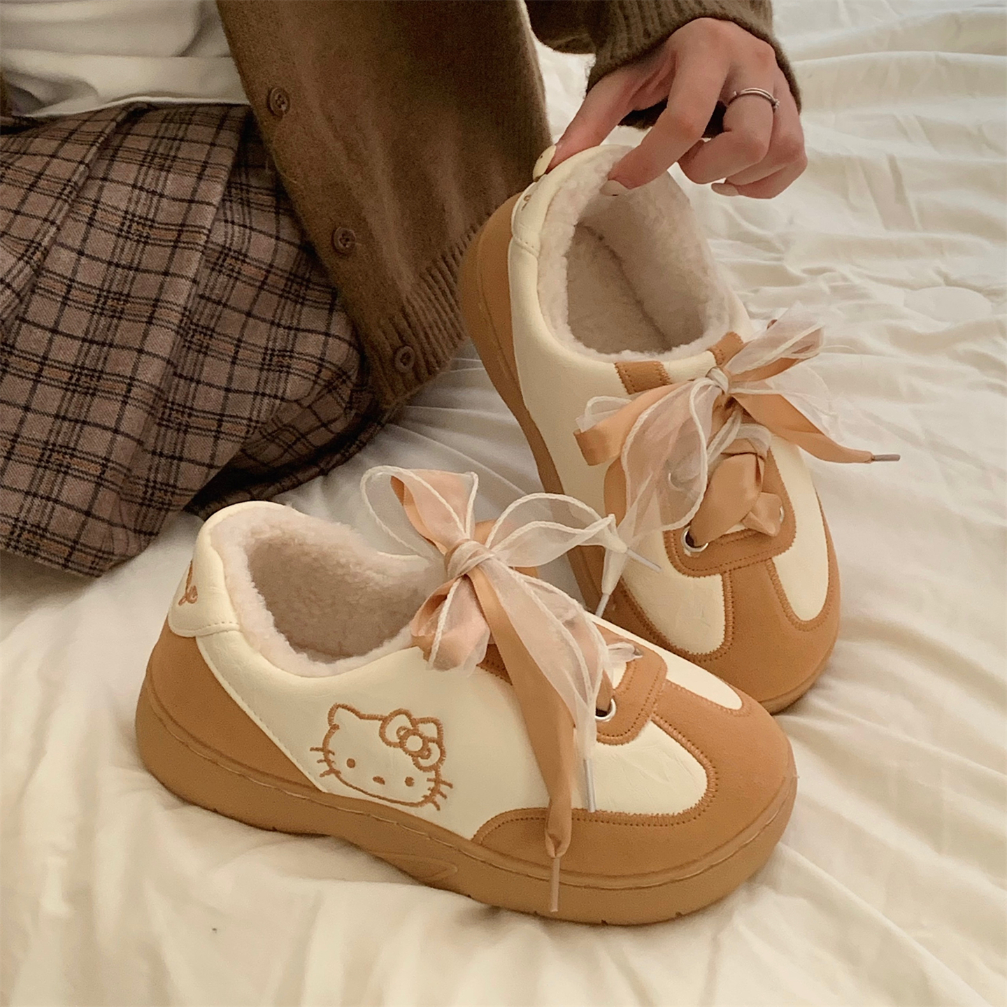正版HelloKitty加绒板鞋女冬