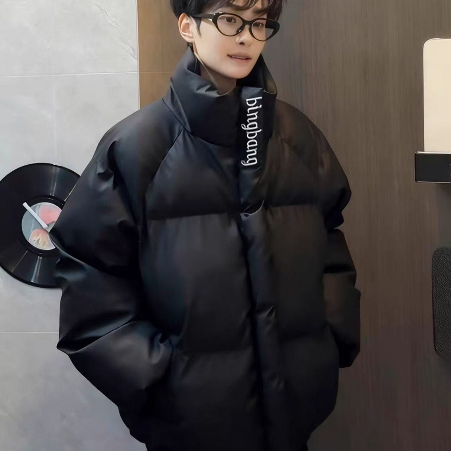 【全场五折】PU皮刺绣立领羽绒服