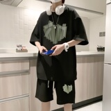 黑色