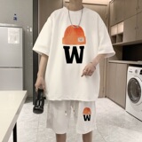 白色