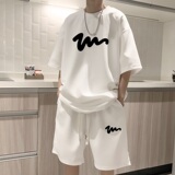 白色