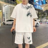 白色