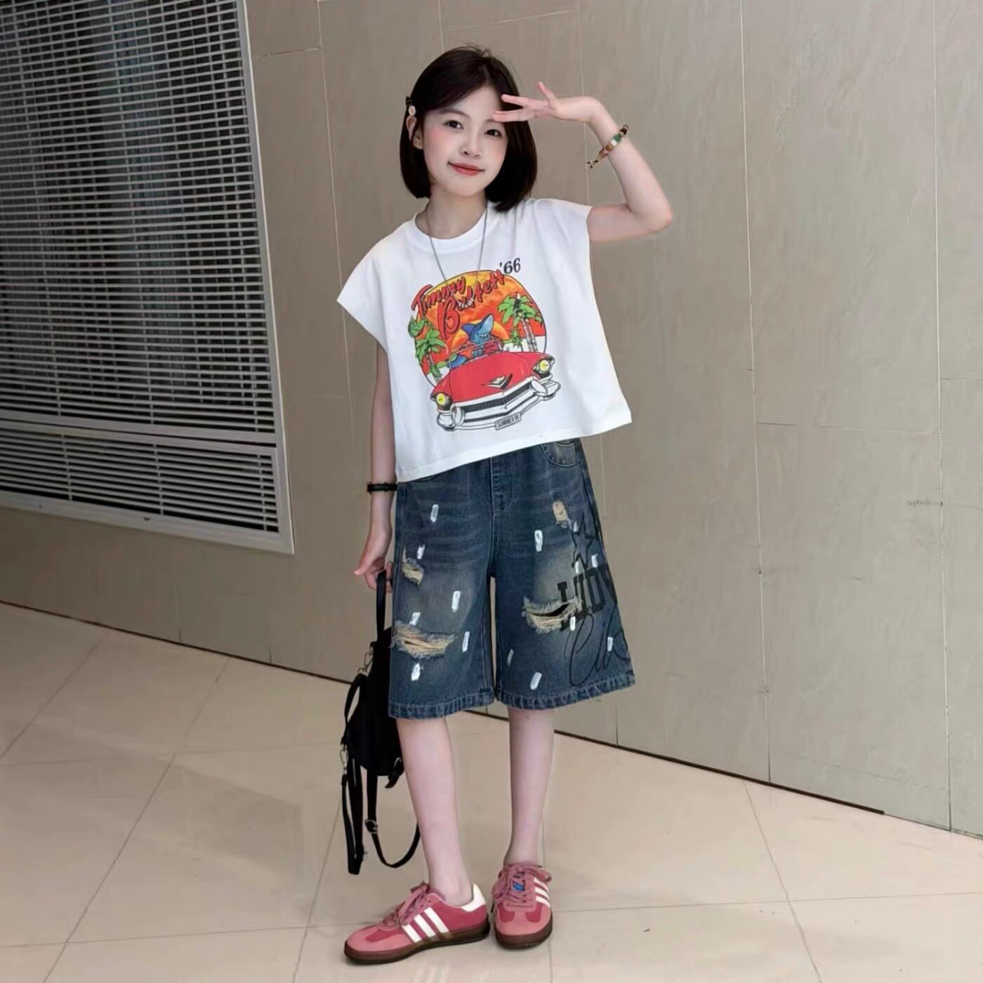 女童夏季时尚套装2026新款中大童宽松印花T恤涂鸦牛仔中裤两件套8