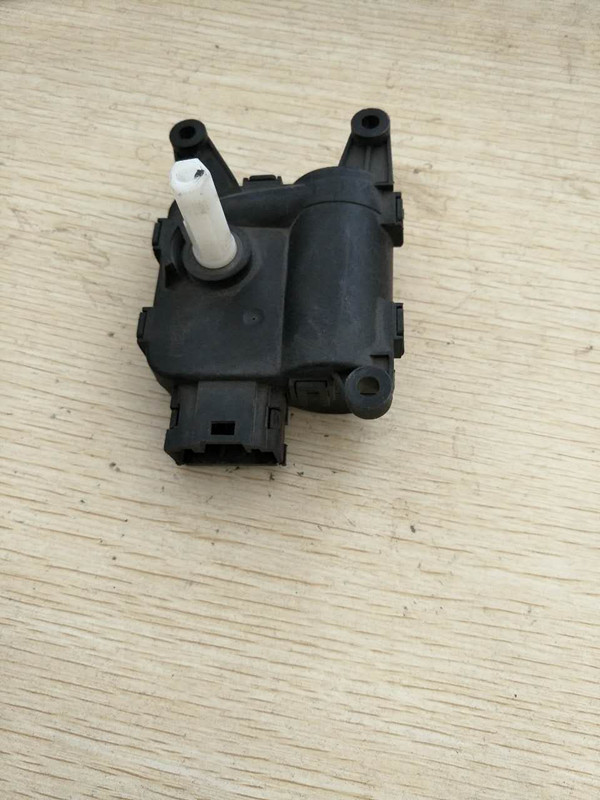 北奔V3ET空调暖风水阀执行器冷热切换开关继电器吹风位置切换开关