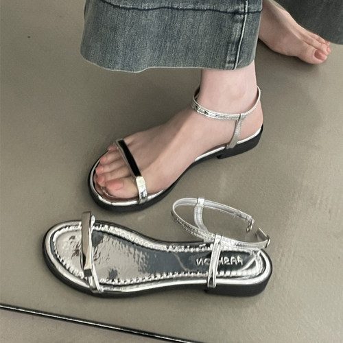 平底银色凉鞋女夏外穿2025新款