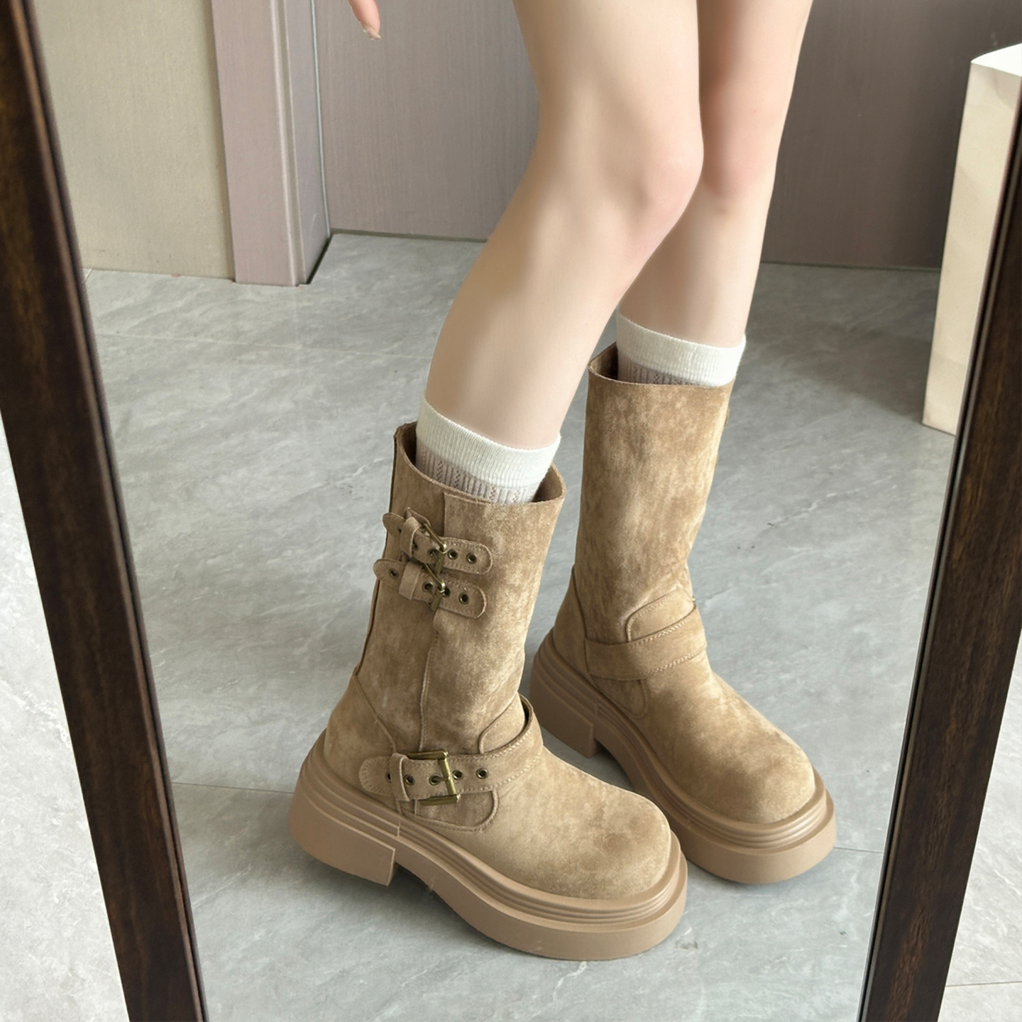 超火靴子厚底英伦风增高马丁靴女