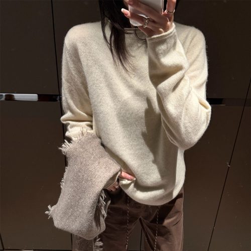 四色软糯亲肤圆领套头针织毛衣