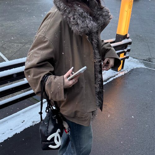 莫斯纳可拆卸毛领白鹅绒羽绒服