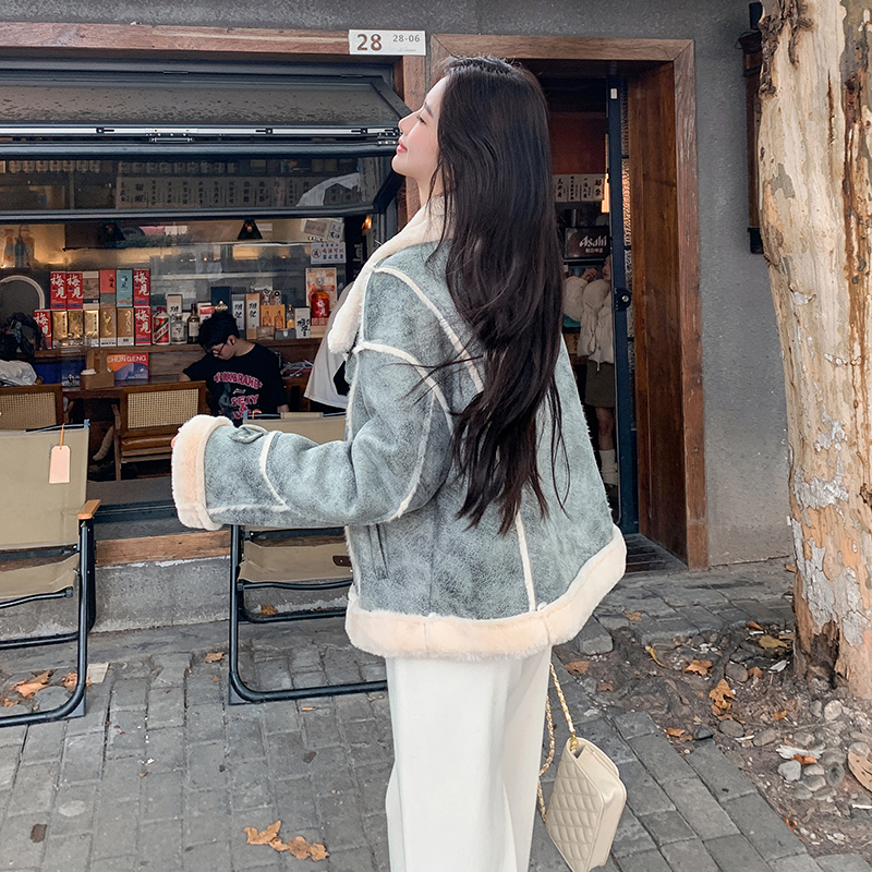 2024冬季新款皮毛一体短款外套2C057-9930-P195-K288