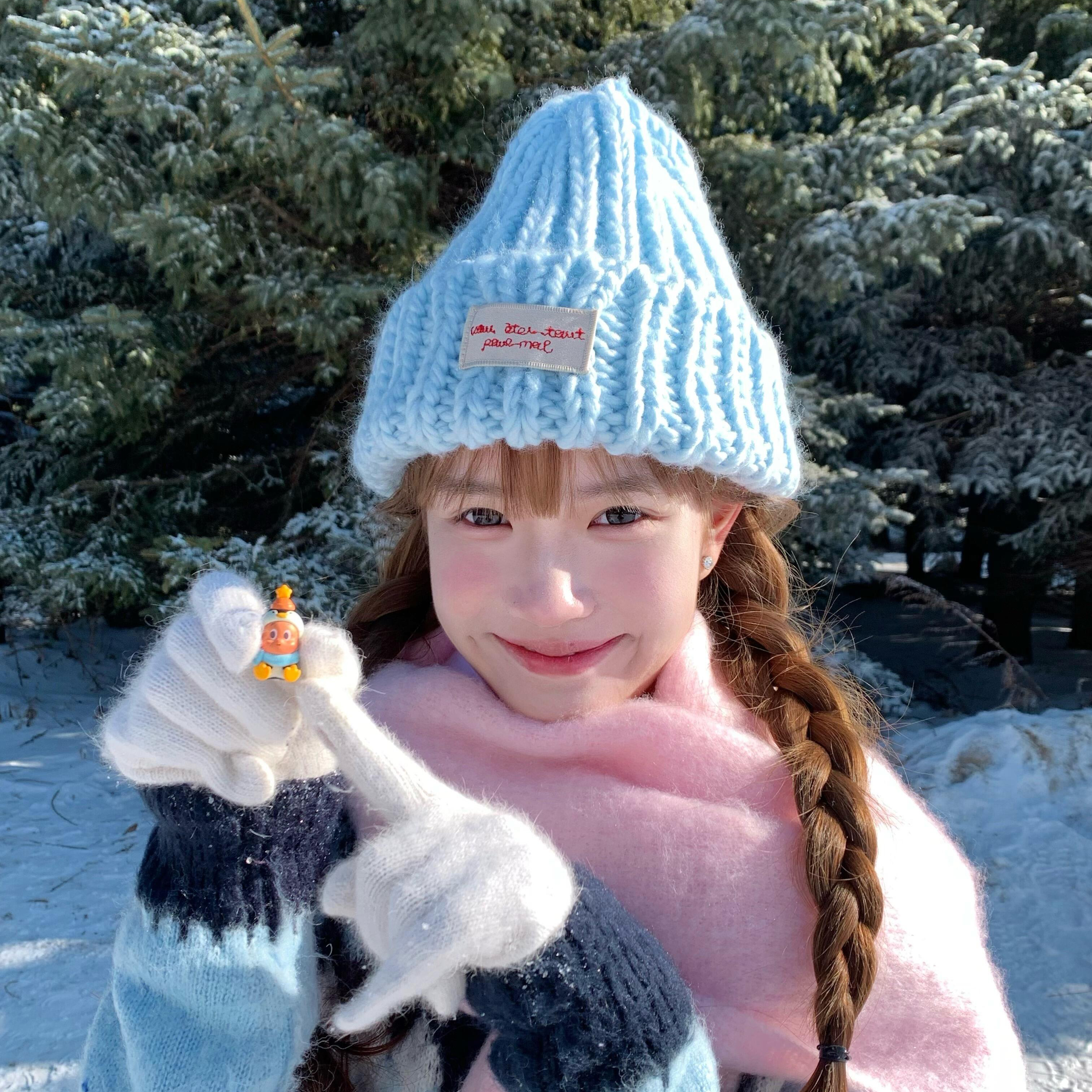 新疆禾木旅游冰岛蓝毛线帽