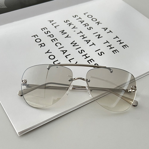 高级感金属飞行员墨镜女