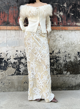 ANTIMOON汀兰立体花卉线条米黄法式复古刺绣丝绒微鱼尾半身裙