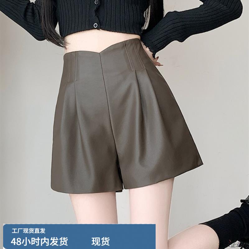 哑光PU皮裤女款2025新款秋冬休闲裤设计感褶皱外穿三分裤高腰靴裤