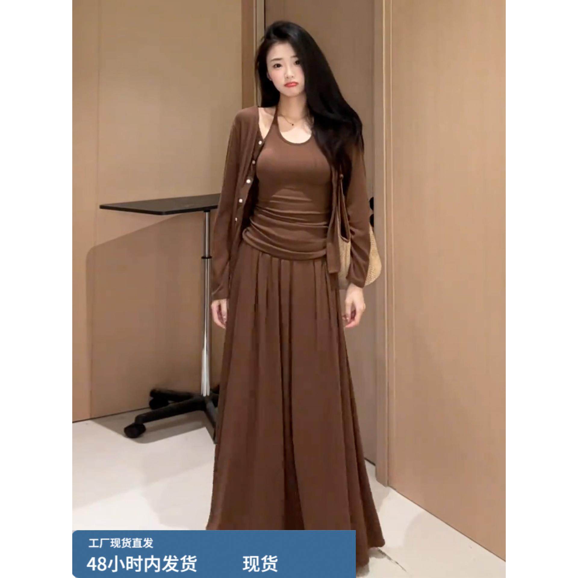 法式纯欲风挂脖连衣裙子女早秋季2025新款高级感收腰显瘦长裙套装,运动/瑜伽/健身/球迷用品,瑜伽短裙,淘宝优惠券,粉丝福利购,淘宝优惠卷