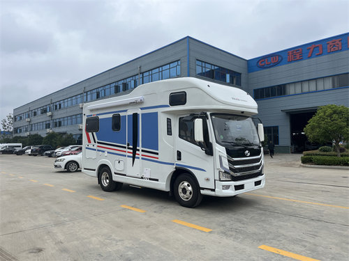 大水大电大空间的轻卡房车