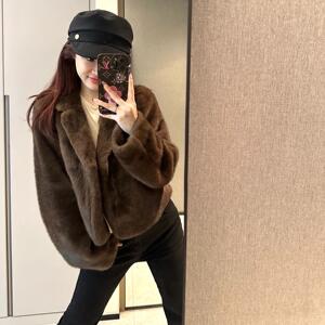 香软貂貂/女装秋冬季2024新款仿皮草环保短款毛绒外套
