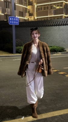 棕雾纪事 老钱风仿水貂皮草毛毛外套女短款年轻款横排V领冬季新款