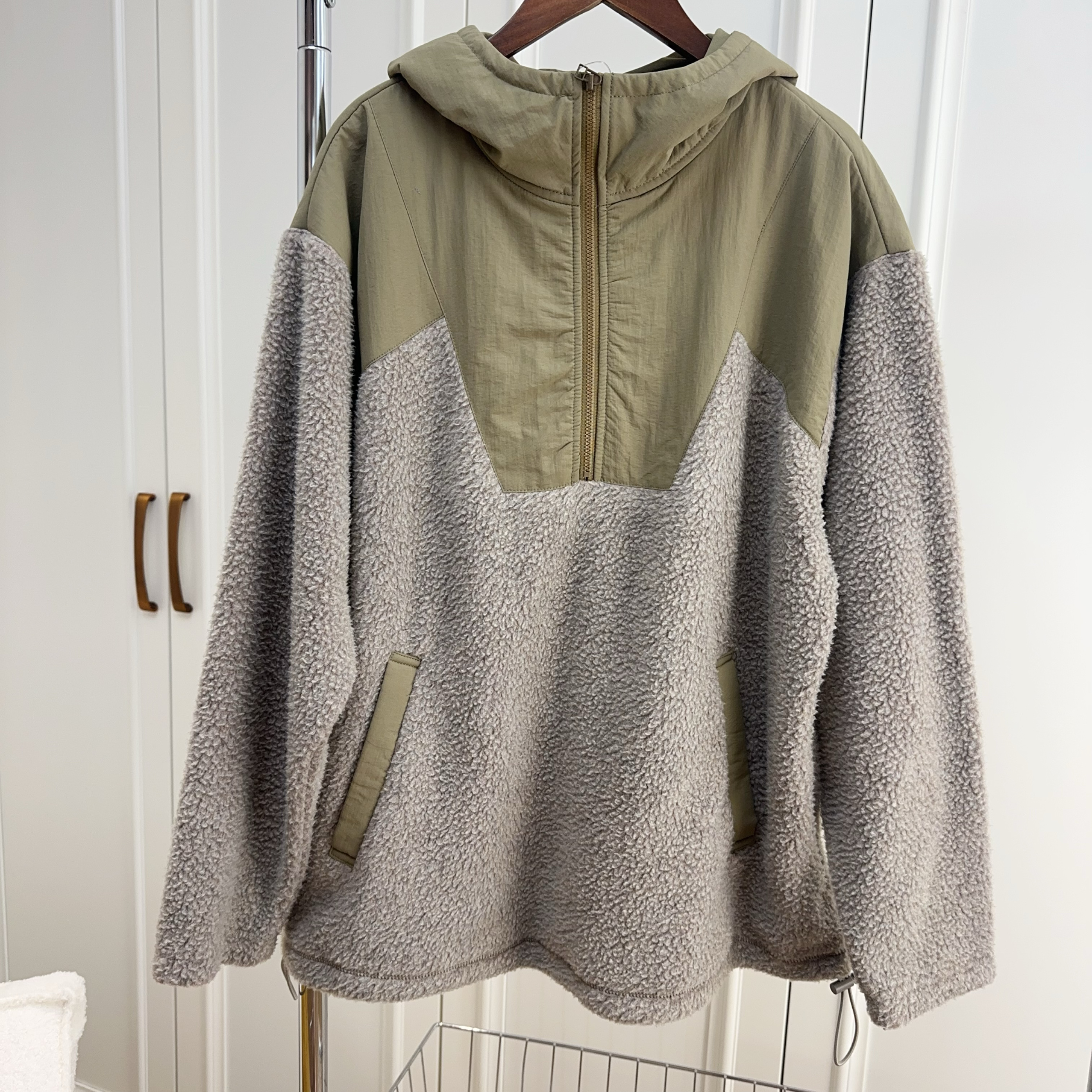 好不容易抢来的货日单女款仿羊羔绒保暖休闲夹克拼接拉链连帽外套