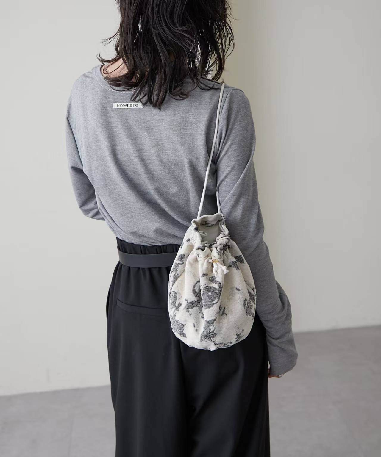 日单女士秋冬新款休闲百搭水桶包单肩小包手拿包