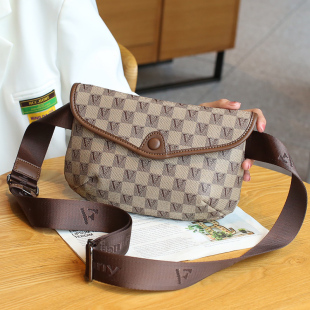 品牌真皮包包2026新款 老花宽肩带信封包单肩腰包斜挎胸包手机包