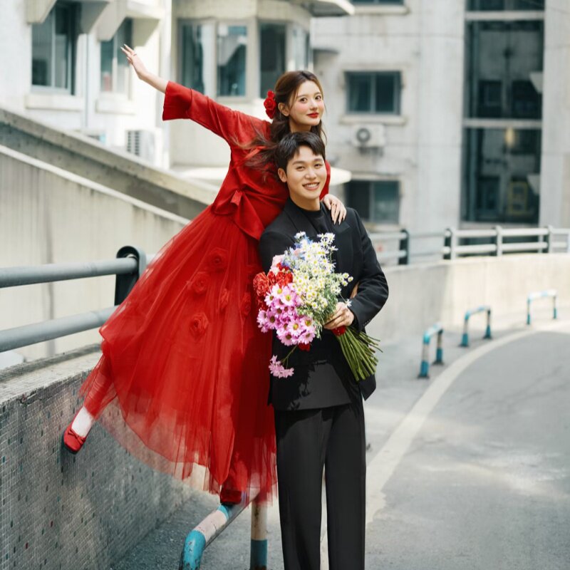 改良轻奢小众结婚敬酒服拍照摄影