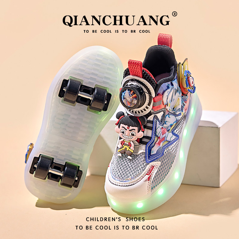 夏季哪吒男童网面四轮暴走鞋炫酷亮灯透气运动鞋儿童溜冰鞋滑轮鞋