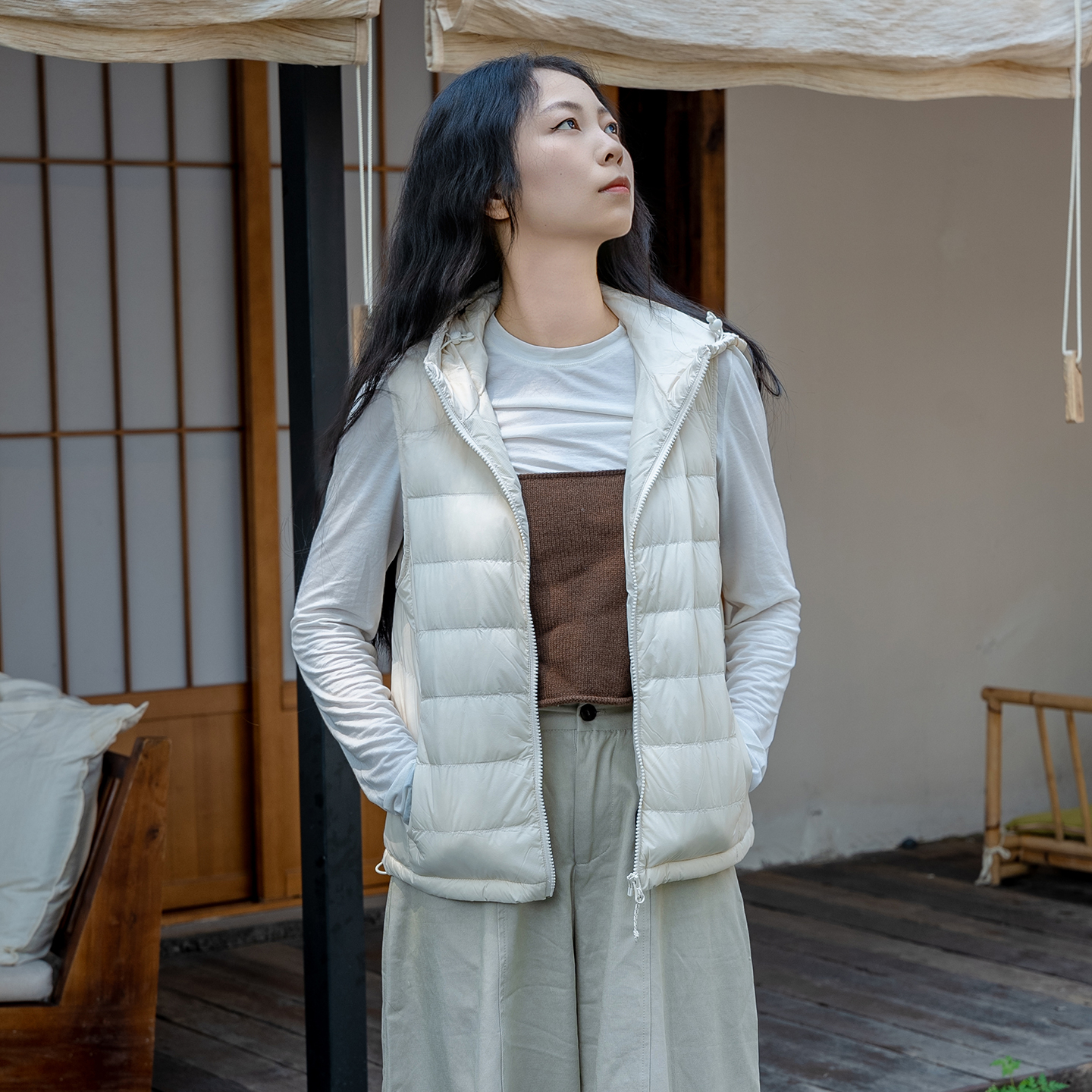 日系90%鹅绒羽绒服马甲女连帽石墨烯充电发热内胆轻薄黑科技保暖