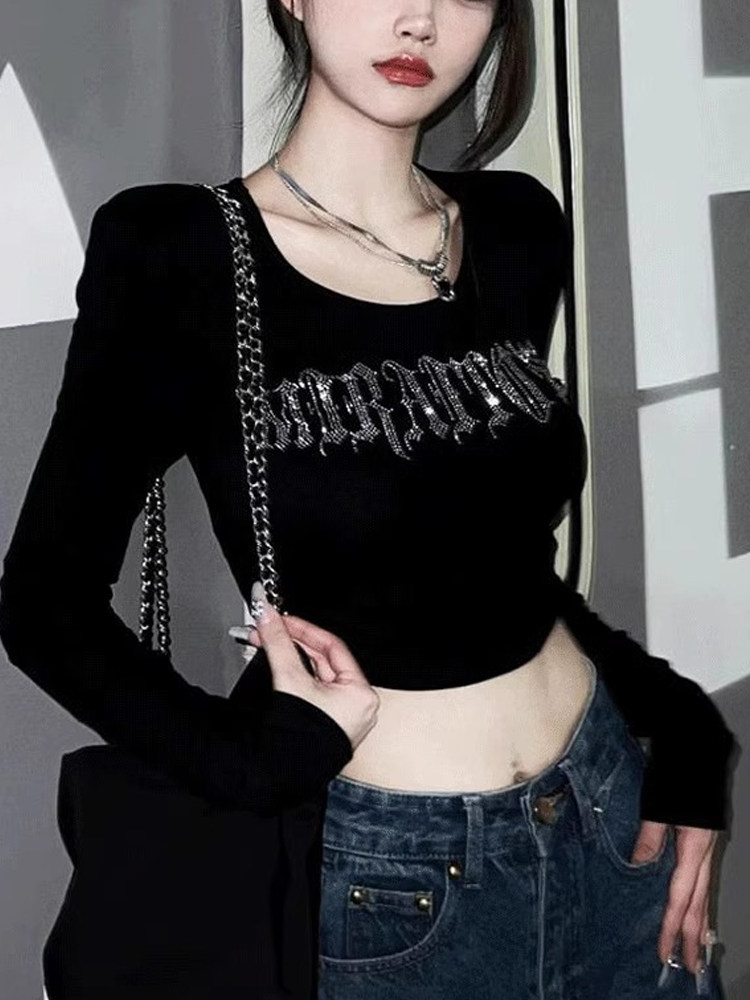 黑色正肩长袖t恤女春秋新款显瘦修身内搭打底衫性感辣妹短款上衣