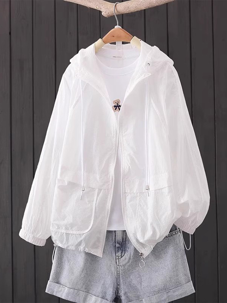 白色连帽防晒服装的妇女2025夏季新风格宽松和多功能轻量级外层穿