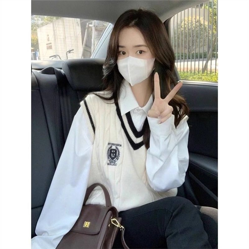 秋冬季韩版针织马甲学院风宽松V领徽章针织学院风背心马甲胖mm